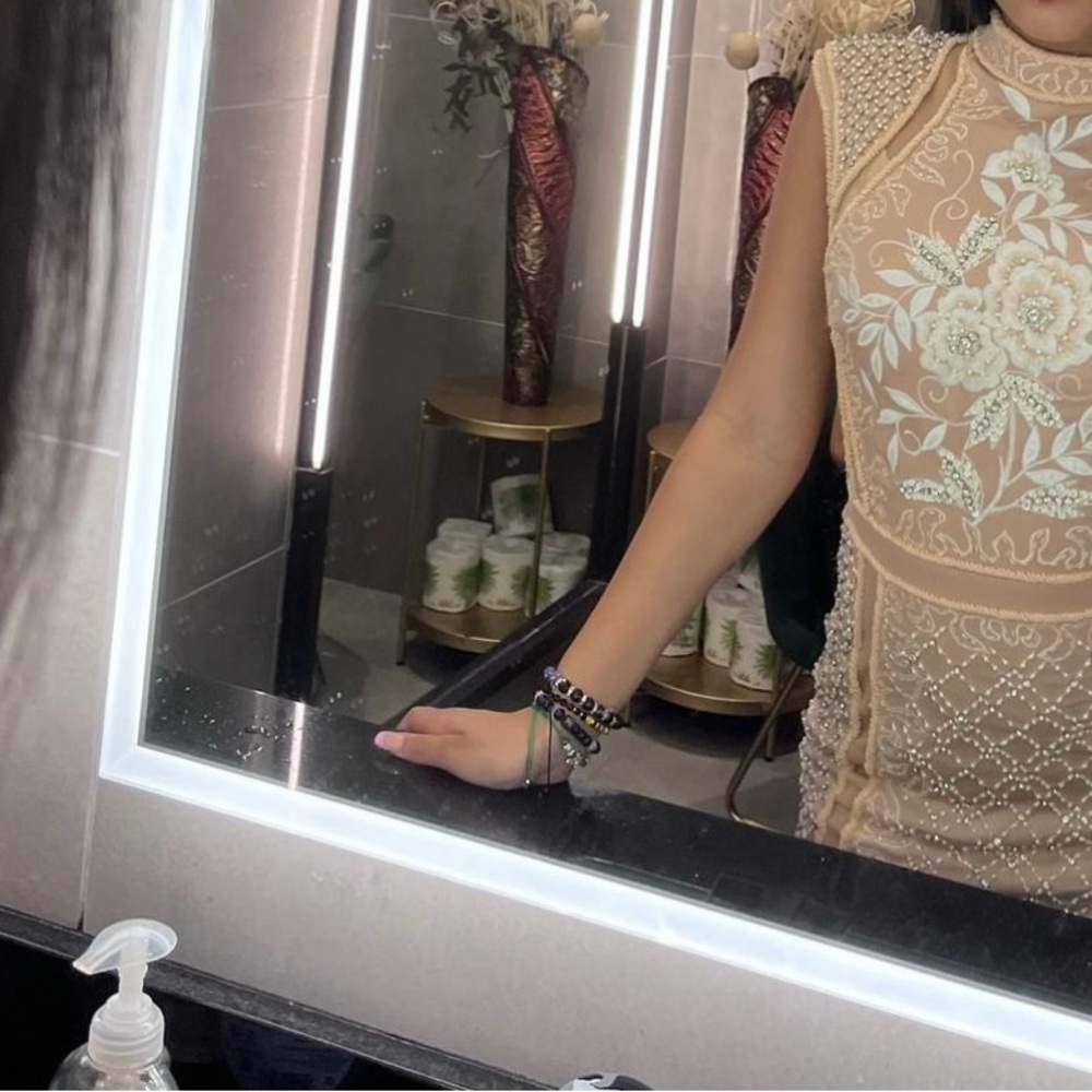 Beautiful Jovani dress in Beige crème color , super fitting and beading